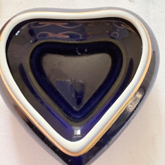 Vintage Limoges Rochard France Cobalt Blue & Gold Hand Painted Heart Box - Picture 5 of 10
